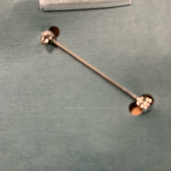 Pin Brooch - Picture 2 of 2